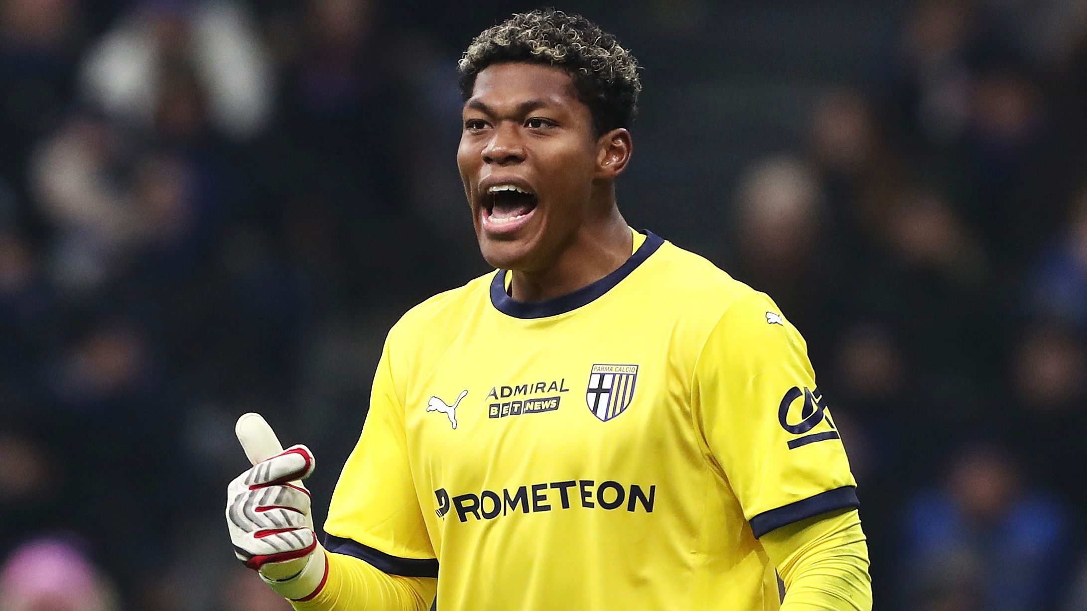 鈴木彩艶、12月のクラブ月間MVPに輝く！セリエA16試合連続でスタメン